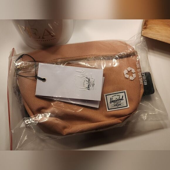 Herschel Fifteen Hip Pack - Picture 4 of 4